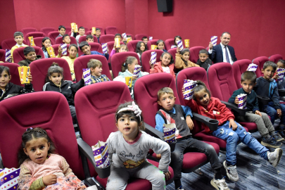 Güroymak&#039;ta öğrenciler için sinema etkinliği düzenlendi