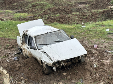 Van'da şarampole devrilen otomobildeki 5 kişi yaralandı