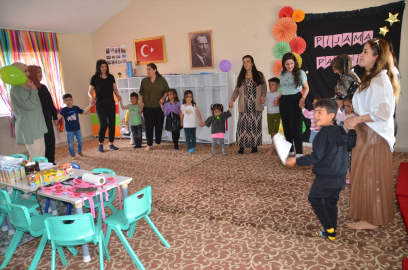 Yüksekova&#039;da köy okulunda eğitim gören çocuklar için etkinlik düzenlendi