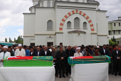 İliç&#039;teki maden sahasında toprak altından çıkarılan iki işçinin cenazesi defnedildi