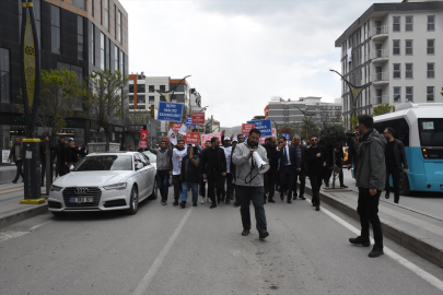 Van&#039;da işten çıkarılan belediye çalışanları eylem yaptı