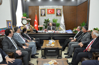 AK Partili Taşkıran, Çukurca ilçesinde ziyaretlerde bulundu