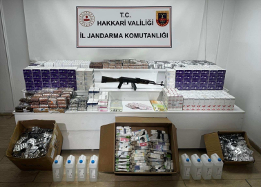 Hakkari&#039;de göçmen kaçakçılığı operasyonlarında 12 şüpheli yakalandı