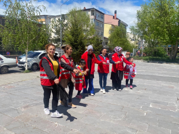 Ardahan&#039;da "8 Mayıs Dünya Kızılhaç Kızılay Günü" kutlandı