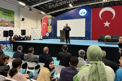 Türkiye&#039;nin ilk astronotu Gezeravcı, Elazığ&#039;da öğrencilerle buluştu