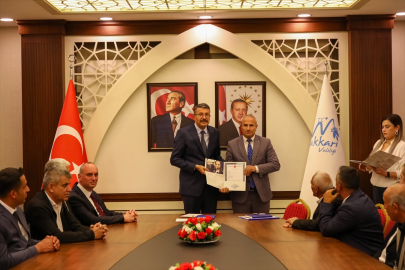 Hakkari'de tapu dağıtım töreni düzenlendi