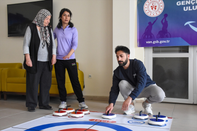 Van&#039;da huzurevi sakinleri "Mutlu Çarşamba" projesiyle zinde kalıyor