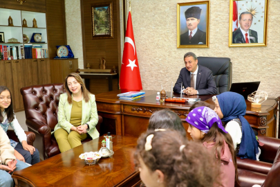 Bitlis&#039;te öğrenciler tarihi ve doğal mekanları geziyor