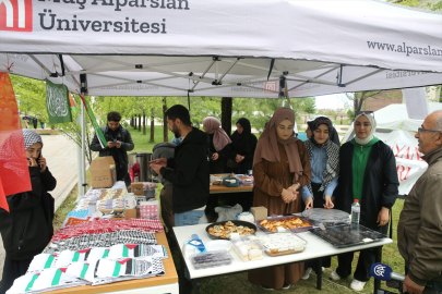 Muş'ta üniversite öğrencileri "Gazze Dayanışma Çadırı" kurdu
