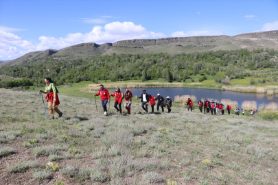 Iğdır’da öğretmenler, Atatürk&#039;ü Anma, Gençlik ve Spor Bayramı&#039;nda 19 kilometrelik doğa yürüyüşü yaptı