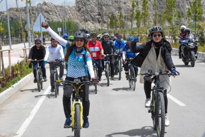 Van&#039;da "Tarihe saygı, geçmişe vefa" sloganıyla bisiklet etkinliği düzenlendi