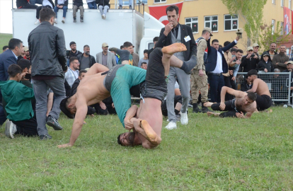 Kars&#039;ta "109. Geleneksel Karaurgan Karakucak Güreş Şenlikleri" yapıldı
