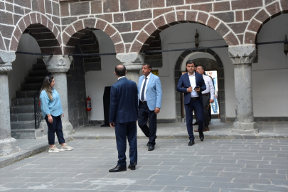 Irak'tan gelen turizmciler Hakkari'yi gezdi