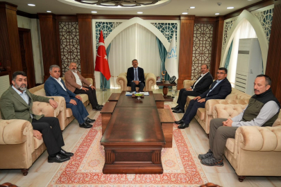 Sağlık-Sen Genel Başkanı Doğan, Hakkari'de ziyaretlerde bulundu