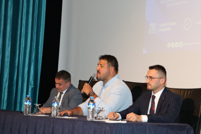 Başpehlivan Kaya ve eski milli güreşçi Demir, Ardahan&#039;da öğrencilerle buluştu