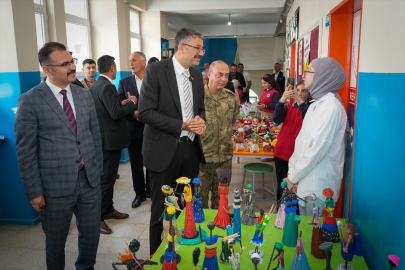 Hakkari Valisi Çelik, Şemdinli&#039;de ziyaretlerde bulundu