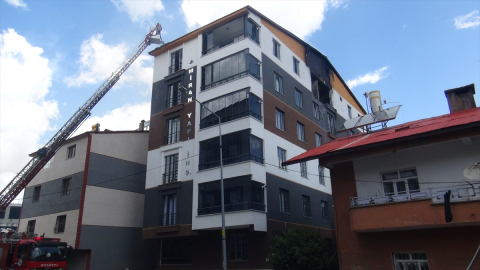 Bitlis'te apartman dairesinde meydana gelen patlamada bir kişi hayatını kaybetti