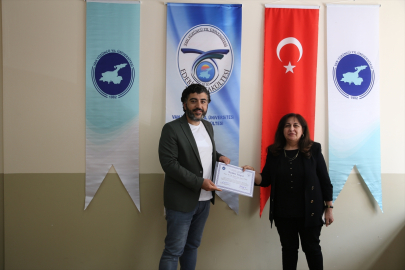 Van YYÜ'de bilimsel kitap yayımlayan akademisyenler ödüllendirildi