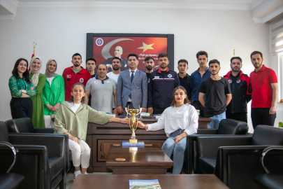 "Afet ve İtfaiye Oyunları" şampiyonu öğrenciler Göle'de davul zurnayla karşılandı