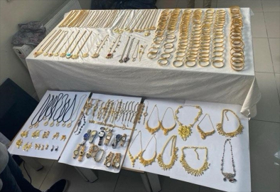 Van&#039;da duvarını delerek girdikleri kuyumcu dükkanını soyan şüpheliler yakalandı