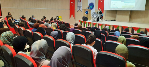 Van&#039;da öğrenciler ve akademisyenlerin İsrail&#039;e yönelik protesto eylemleri devam ediyor