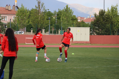 A Milli Kadın Futbol Takımı sporcuları yeni başarılar hedefliyor