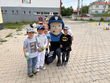 Van Emniyet Müdürlüğünden minik öğrencilere yönelik etkinlik