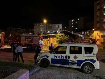 Erzurum'da metruk binada çıkan yangın söndürüldü