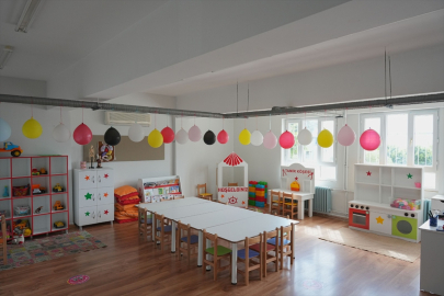 Akbanklıların ofis eşyaları okul mobilyalarına dönüşüyor