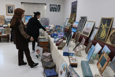 Erzurum&#039;da psikiyatri hastalarının el sanatları sergilendi