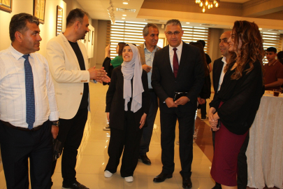 Van&#039;da lise öğrencisi Yağcı, resim sergisi açtı
