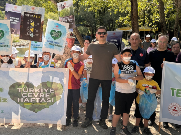 Munzur Vadisi Milli Parkı&#039;nda 300 kişinin katılımıyla çevre temizliği yapıldı