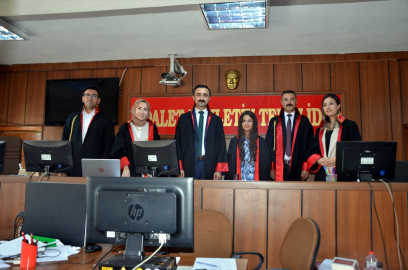 Muş&#039;ta savcı olmak isteyen engelli öğrenciye Adalet Sarayı gezdirildi