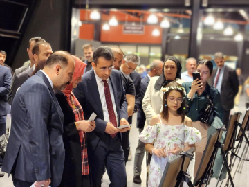 Van&#039;da "Çocuk Gözüyle İklim Değişikliği" konulu resim sergisi açıldı