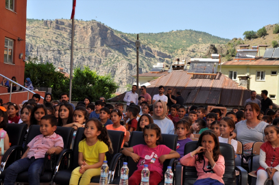 Çukurcalı çocuklar "Pofu" adlı tiyatro oyununu izledi
