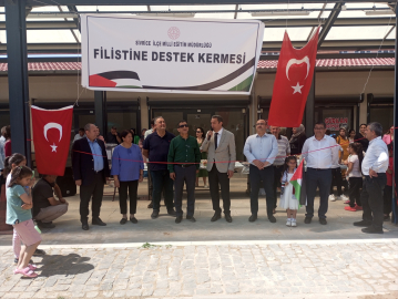 Sivrice&#039;de öğrenciler Filistin yararına kermes düzenledi