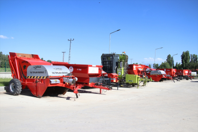 Ağrı&#039;da Tarım Park desteğiyle makine sıkıntısı yaşamayan çiftçiler üretimlerini artırıyor