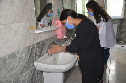 Hakkarili öğrenciler atık yağlardan sabun üreterek okulun ihtiyacını karşıladı