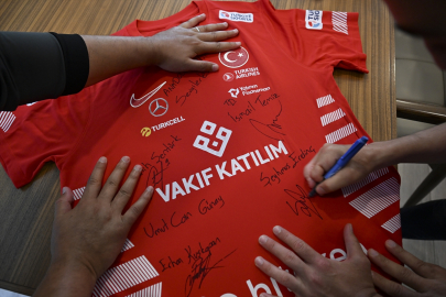 Ampute Futbol Milli Takımı, şampiyonluk kupasıyla AA&#039;yı ziyaret etti