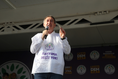 DEM Parti, Hakkari&#039;de miting düzenledi
