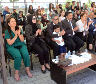 Sarıkamış&#039;ın Alisofu köyünde başarılı öğrenciler ödüllendirildi