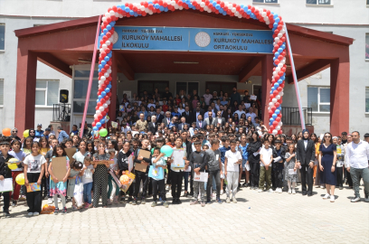 Yüksekova&#039;da öğrenciler karne aldı