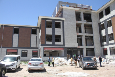 AK Parti Van Milletvekili Türkmenoğlu, Gevaş Devlet Hastanesi inşaatını inceledi