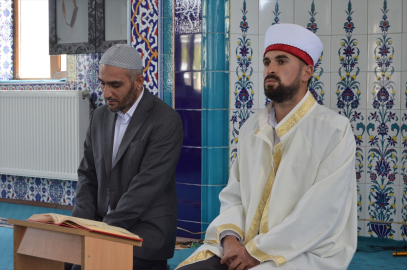 Erzurum&#039;da PKK&#039;nın 5 yıl önce katlettiği amca ile yeğen mezarları başında anıldı