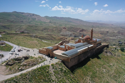 İshak Paşa Sarayı&#039;nda bayram tatili yoğunluğu