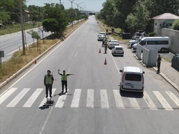 Muş&#039;ta jandarma ekipleri bayram tatilinde denetimlerini sürdürüyor