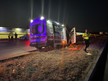 Malatya'da hasta taşıyan ambulans kaza yaptı, 3 kişi yaralandı