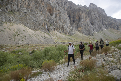 Tunceli'de 20 kilometrelik yürüyüşle ulaşılan saklı güzellik