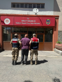 Hakkari'de farklı suçlardan aranan 14 zanlı tutuklandı