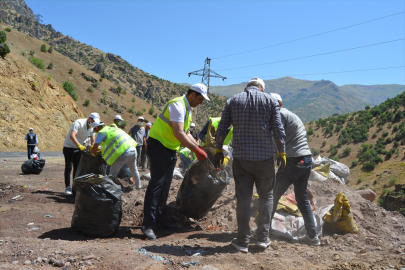 Şemdinli&#039;de temizlik kampanyası düzenlendi